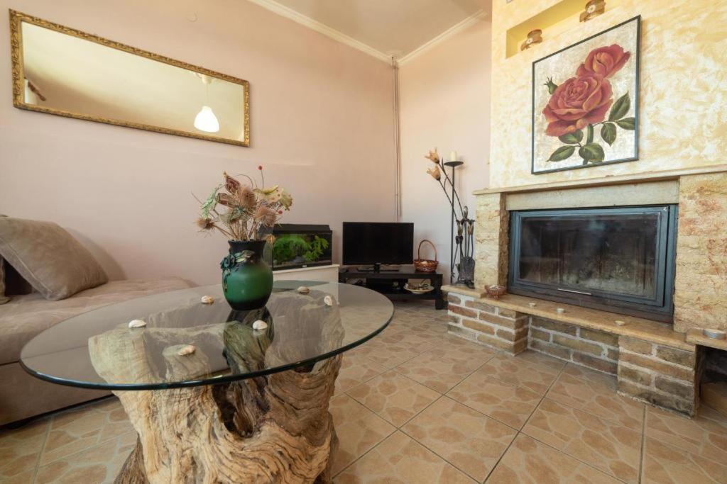Appartement Menecrates Rustic - San Matteo à Ágios Matthaíos Extérieur photo